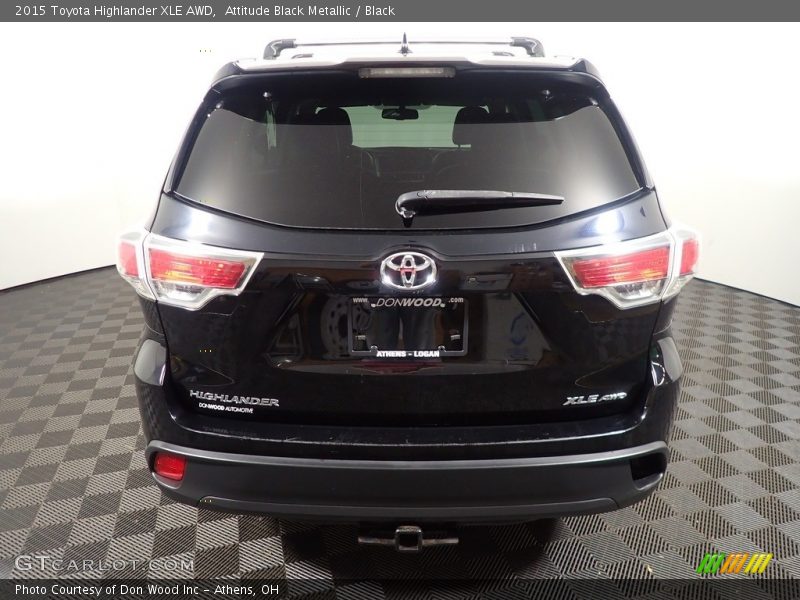 Attitude Black Metallic / Black 2015 Toyota Highlander XLE AWD