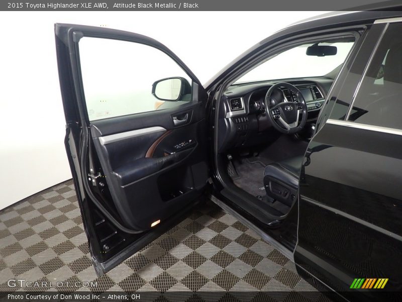 Attitude Black Metallic / Black 2015 Toyota Highlander XLE AWD