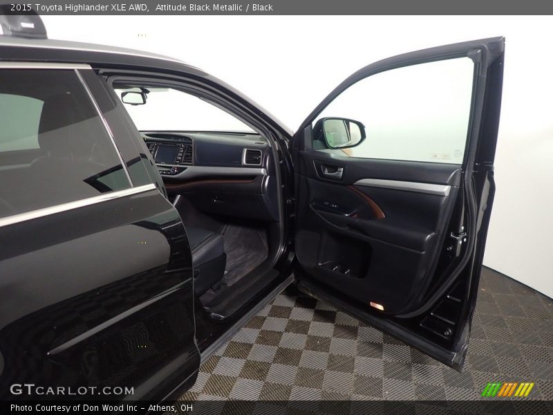Attitude Black Metallic / Black 2015 Toyota Highlander XLE AWD