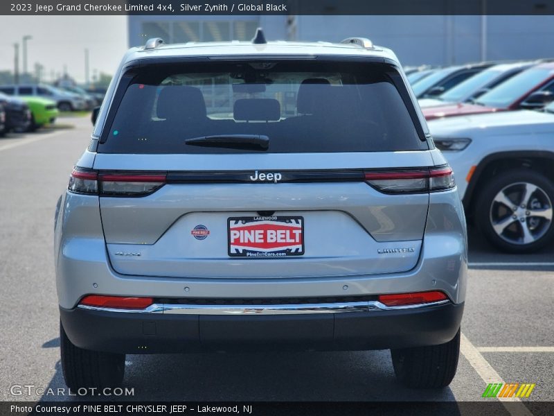 Silver Zynith / Global Black 2023 Jeep Grand Cherokee Limited 4x4