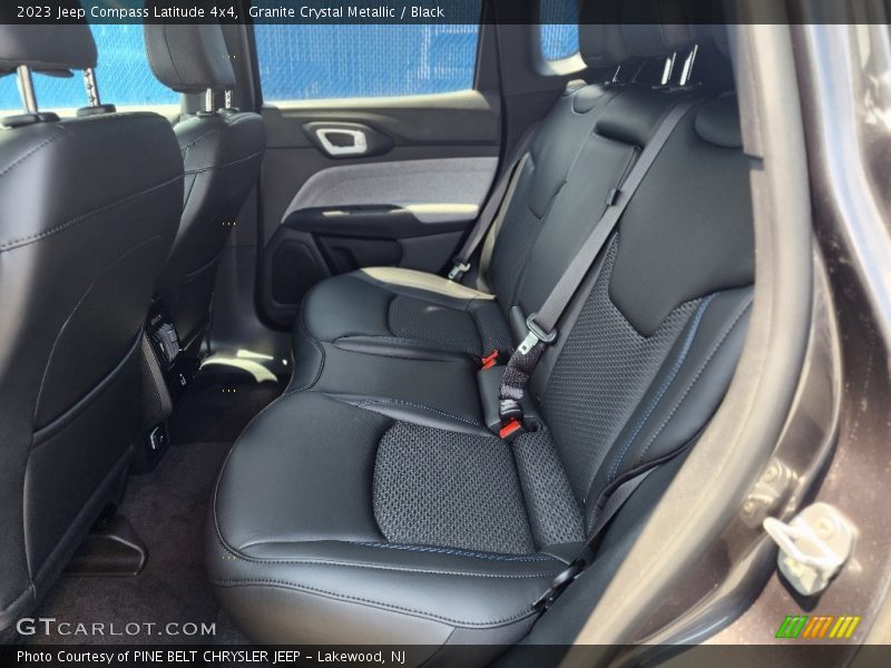 Granite Crystal Metallic / Black 2023 Jeep Compass Latitude 4x4