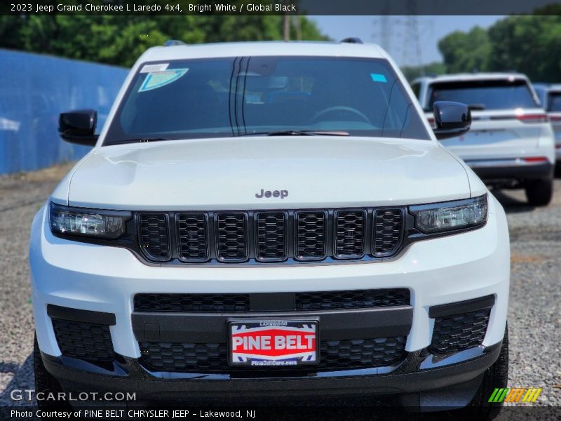 Bright White / Global Black 2023 Jeep Grand Cherokee L Laredo 4x4