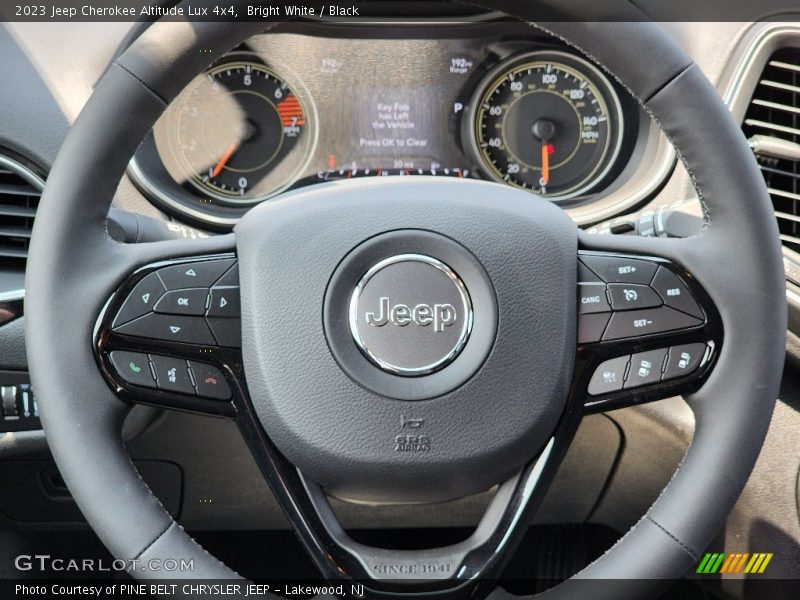 Bright White / Black 2023 Jeep Cherokee Altitude Lux 4x4