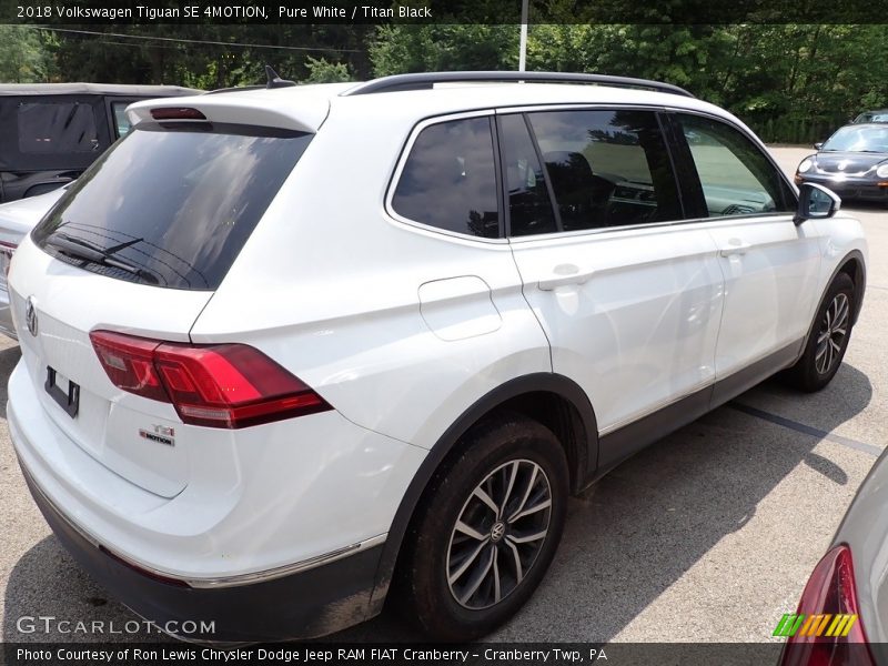 Pure White / Titan Black 2018 Volkswagen Tiguan SE 4MOTION