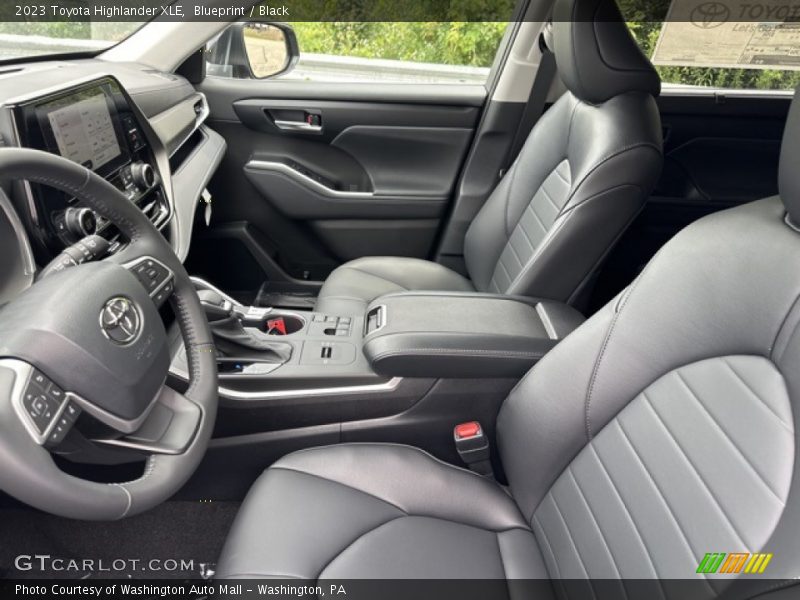Blueprint / Black 2023 Toyota Highlander XLE