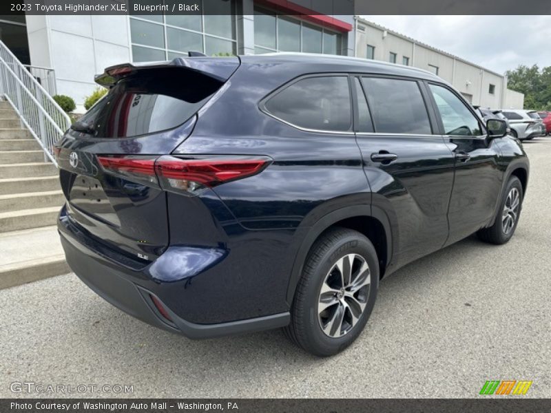 Blueprint / Black 2023 Toyota Highlander XLE