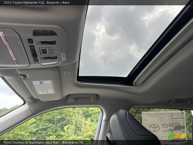 Blueprint / Black 2023 Toyota Highlander XLE