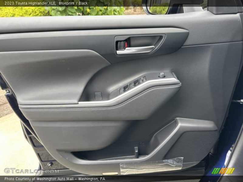 Blueprint / Black 2023 Toyota Highlander XLE