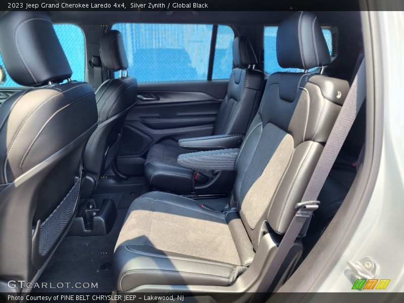 Silver Zynith / Global Black 2023 Jeep Grand Cherokee Laredo 4x4