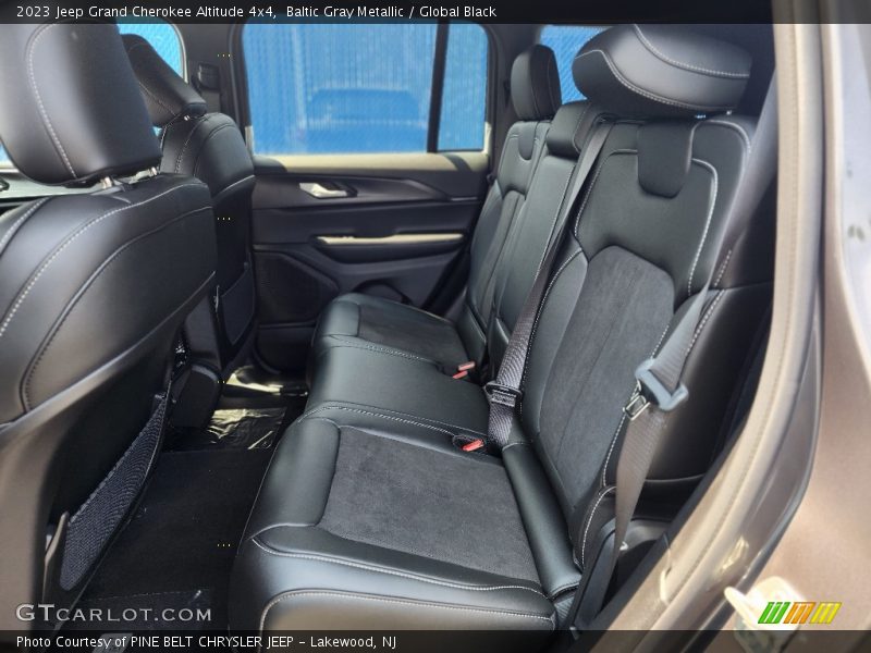 Baltic Gray Metallic / Global Black 2023 Jeep Grand Cherokee Altitude 4x4