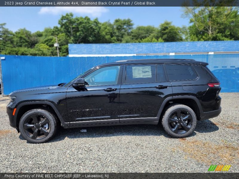 Diamond Black Crystal Pearl / Global Black 2023 Jeep Grand Cherokee L Altitude 4x4