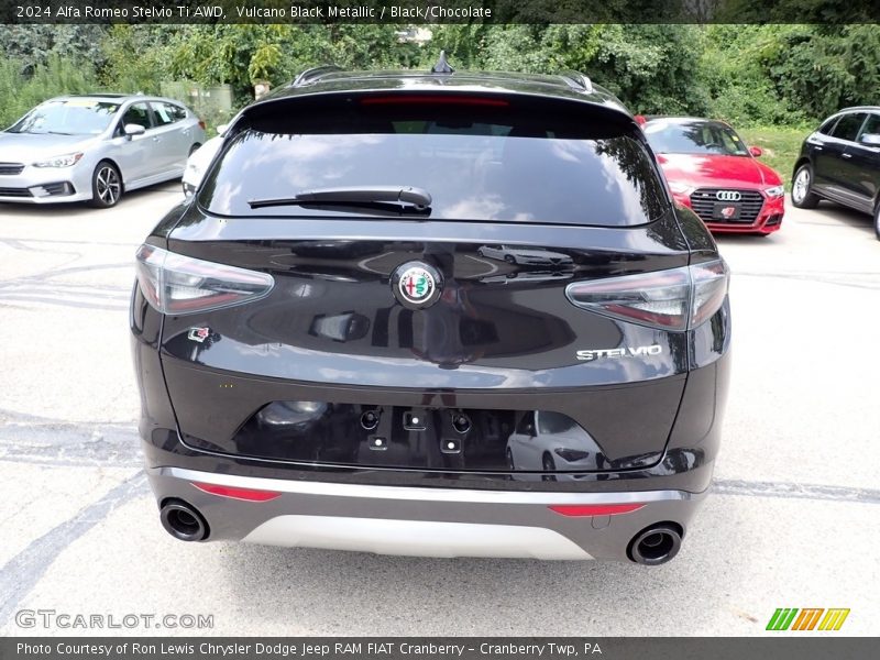 Vulcano Black Metallic / Black/Chocolate 2024 Alfa Romeo Stelvio Ti AWD