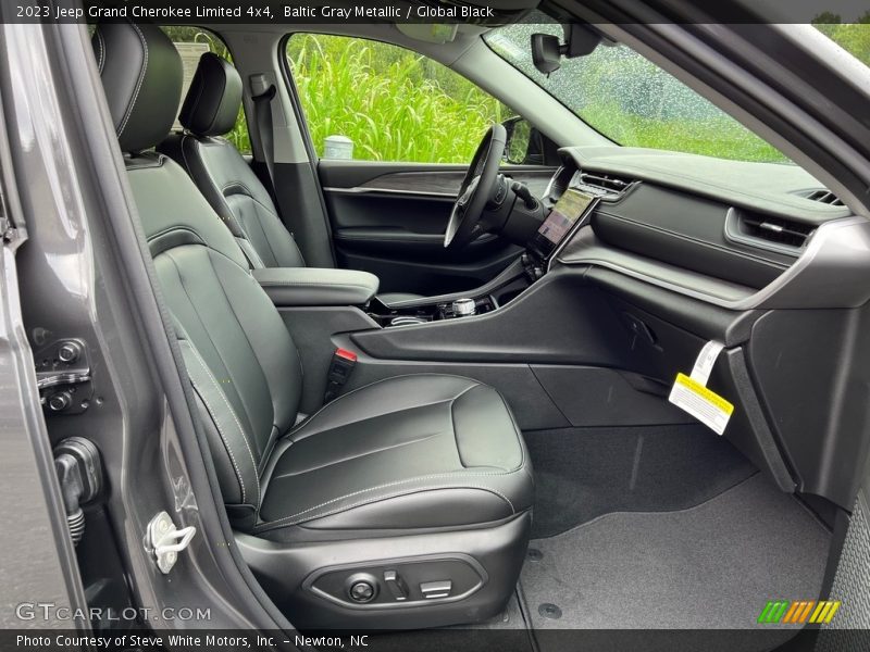 Front Seat of 2023 Grand Cherokee Limited 4x4
