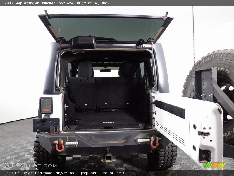 Bright White / Black 2012 Jeep Wrangler Unlimited Sport 4x4