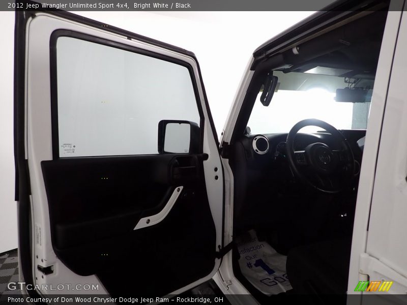 Bright White / Black 2012 Jeep Wrangler Unlimited Sport 4x4