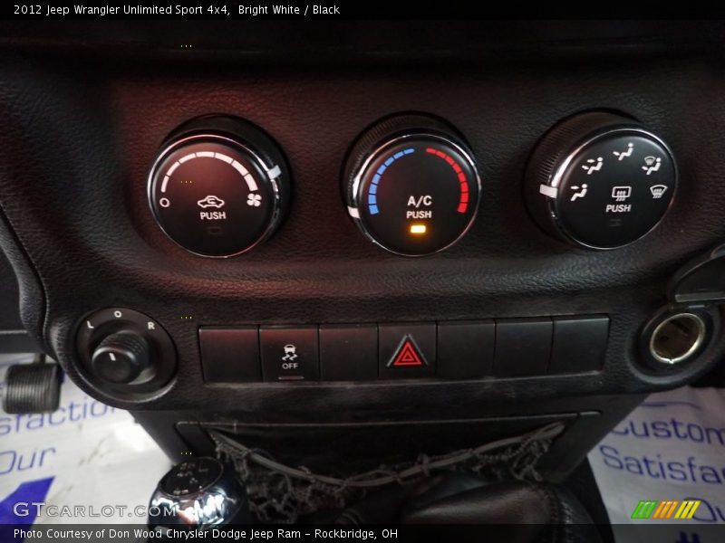 Bright White / Black 2012 Jeep Wrangler Unlimited Sport 4x4