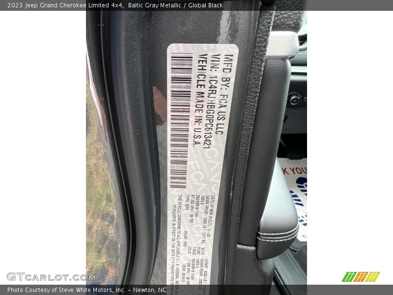 Baltic Gray Metallic / Global Black 2023 Jeep Grand Cherokee Limited 4x4