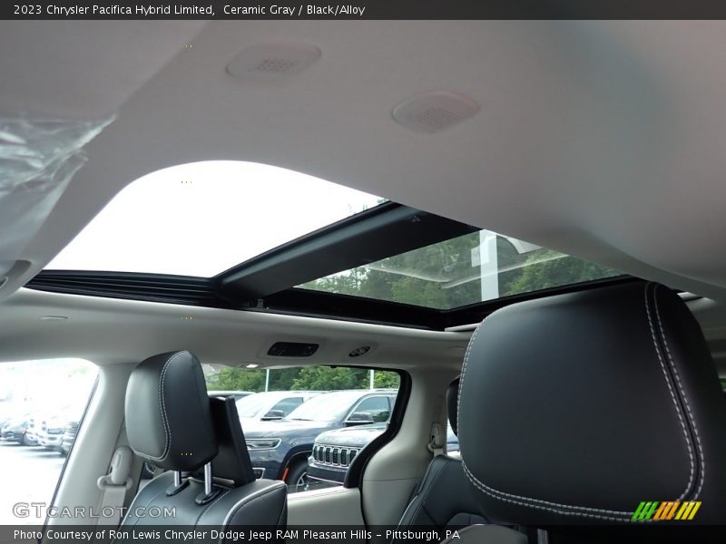 Ceramic Gray / Black/Alloy 2023 Chrysler Pacifica Hybrid Limited