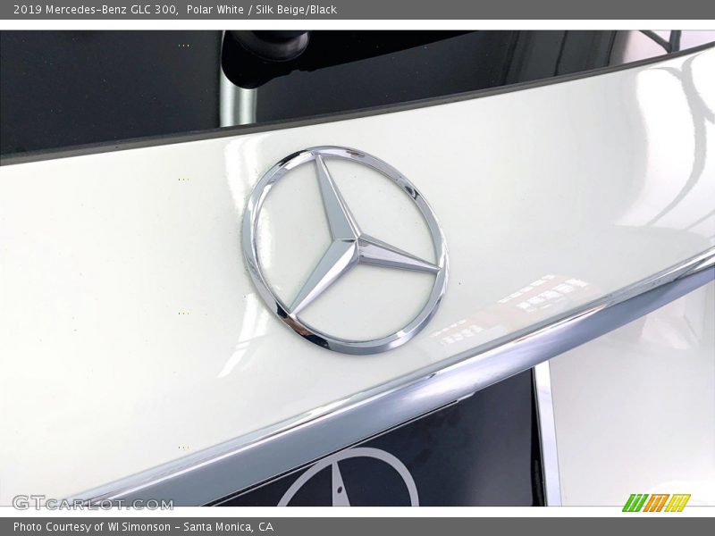 Polar White / Silk Beige/Black 2019 Mercedes-Benz GLC 300