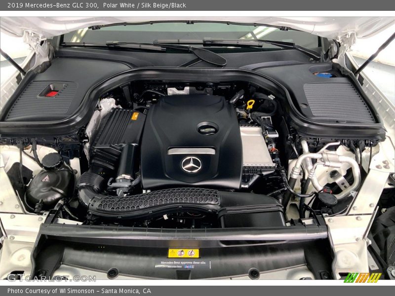 Polar White / Silk Beige/Black 2019 Mercedes-Benz GLC 300