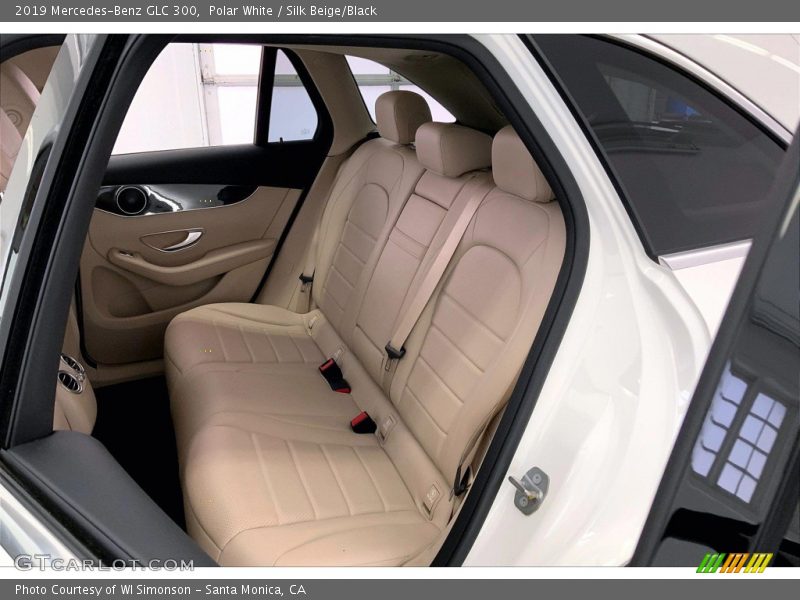 Polar White / Silk Beige/Black 2019 Mercedes-Benz GLC 300