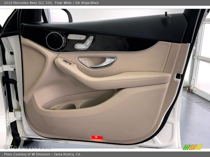 Polar White / Silk Beige/Black 2019 Mercedes-Benz GLC 300