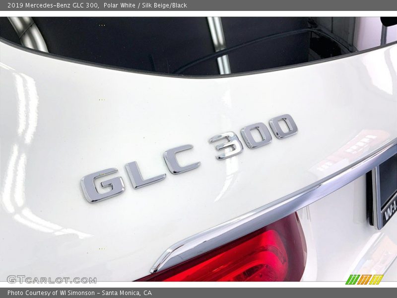 Polar White / Silk Beige/Black 2019 Mercedes-Benz GLC 300