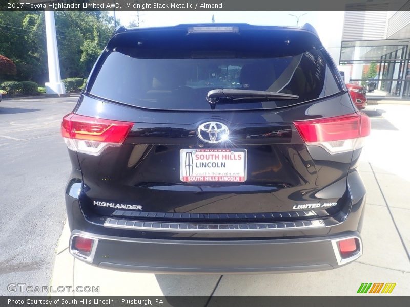Midnight Black Metallic / Almond 2017 Toyota Highlander Limited AWD