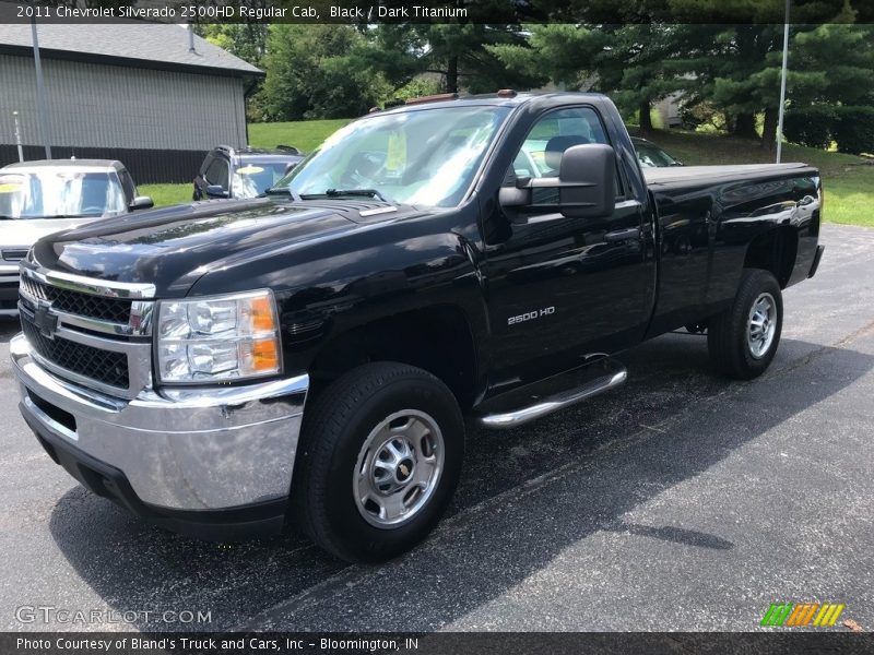 Front 3/4 View of 2011 Silverado 2500HD Regular Cab