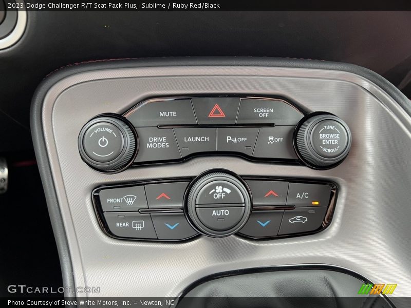 Controls of 2023 Challenger R/T Scat Pack Plus