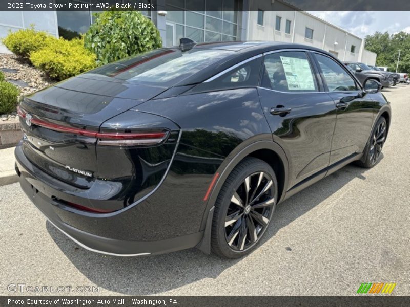  2023 Crown Platinum AWD Black
