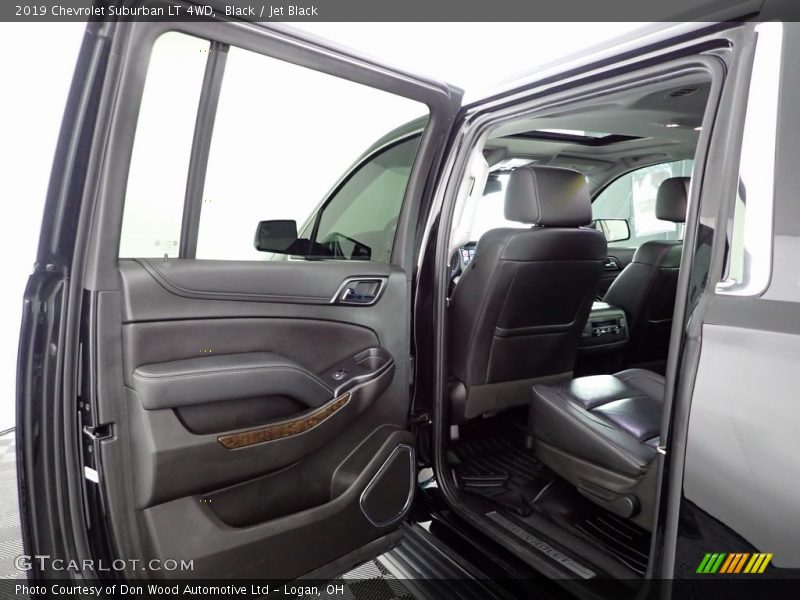 Black / Jet Black 2019 Chevrolet Suburban LT 4WD