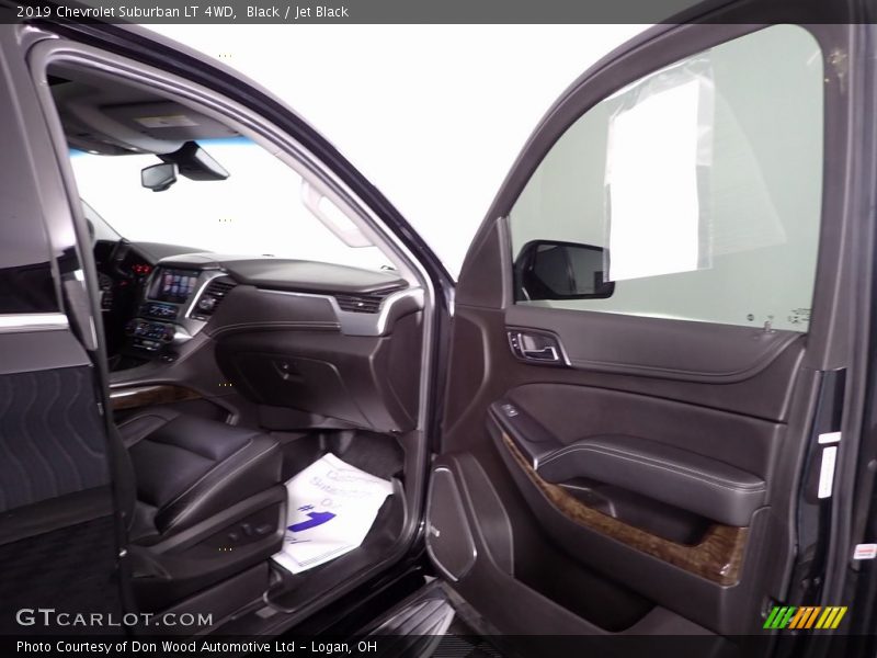 Black / Jet Black 2019 Chevrolet Suburban LT 4WD