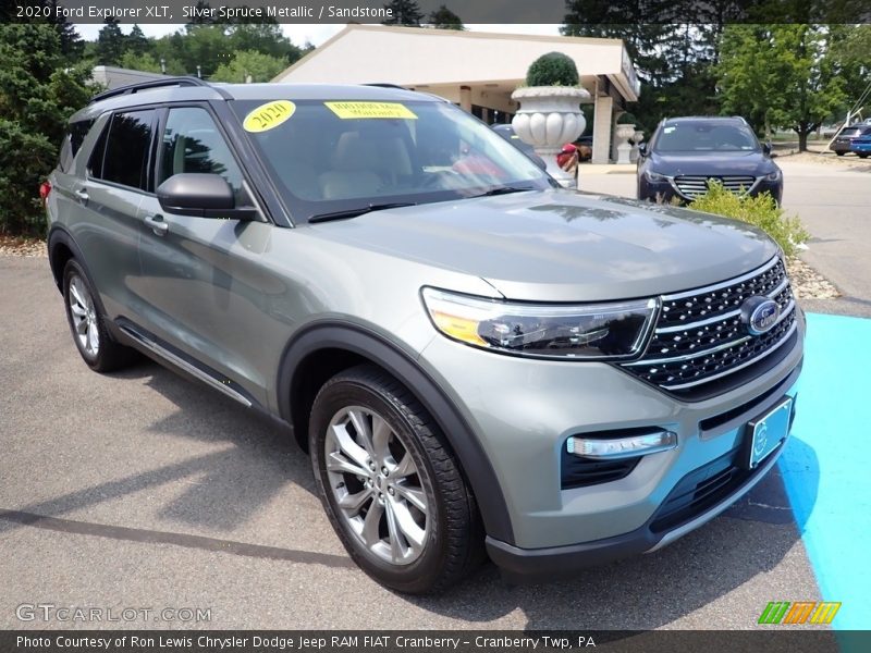 Front 3/4 View of 2020 Explorer XLT