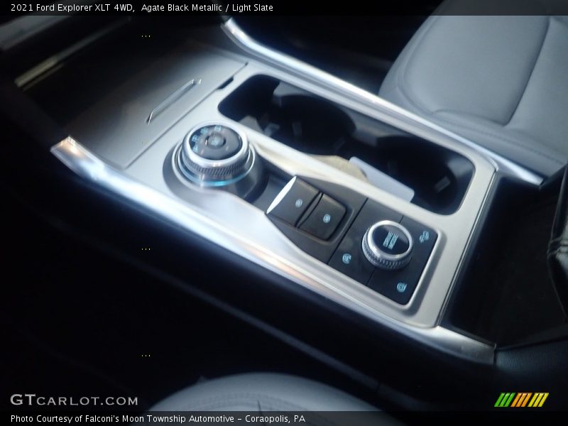 Agate Black Metallic / Light Slate 2021 Ford Explorer XLT 4WD