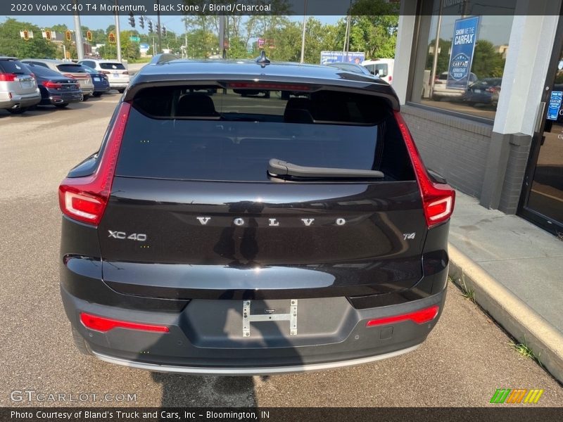 Black Stone / Blond/Charcoal 2020 Volvo XC40 T4 Momentum