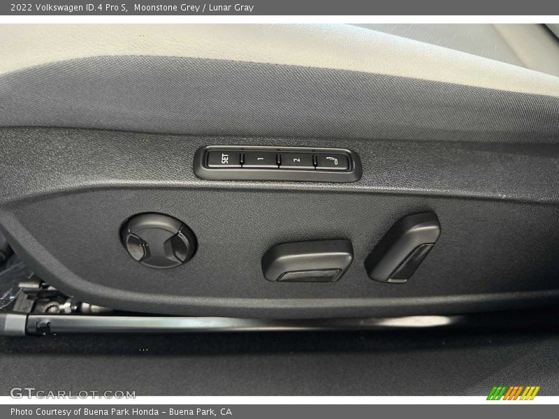 Controls of 2022 ID.4 Pro S