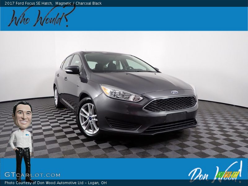 Magnetic / Charcoal Black 2017 Ford Focus SE Hatch