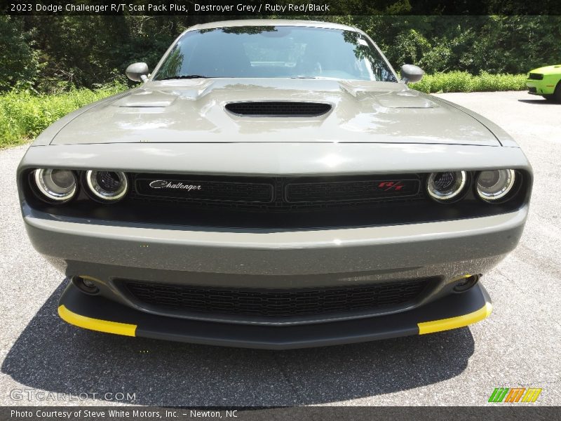 Destroyer Grey / Ruby Red/Black 2023 Dodge Challenger R/T Scat Pack Plus