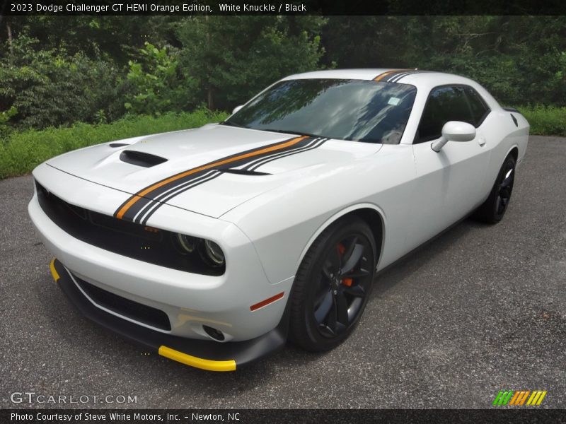 Front 3/4 View of 2023 Challenger GT HEMI Orange Edition