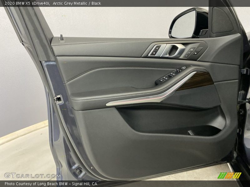Arctic Grey Metallic / Black 2020 BMW X5 sDrive40i
