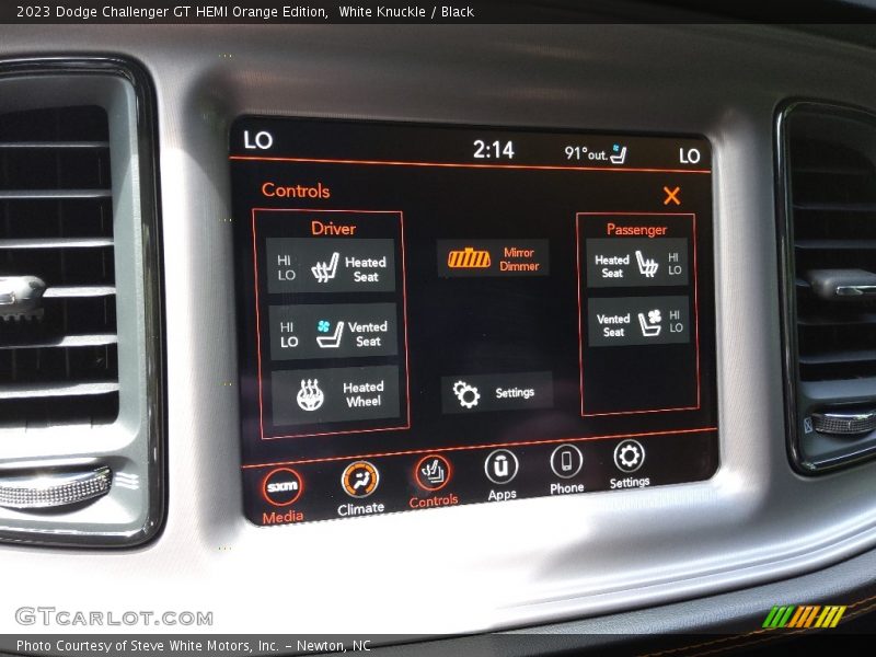 Controls of 2023 Challenger GT HEMI Orange Edition