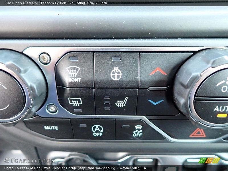Sting-Gray / Black 2023 Jeep Gladiator Freedom Edition 4x4