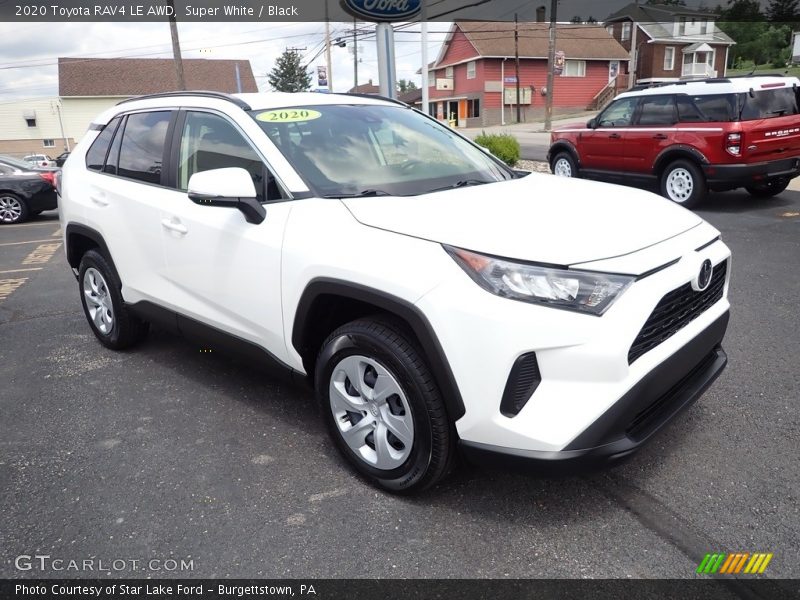 Front 3/4 View of 2020 RAV4 LE AWD