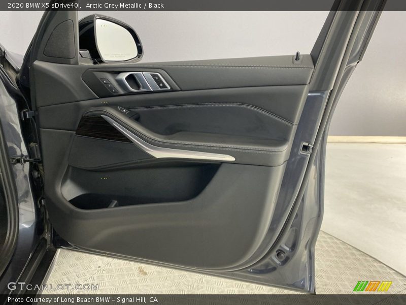 Arctic Grey Metallic / Black 2020 BMW X5 sDrive40i
