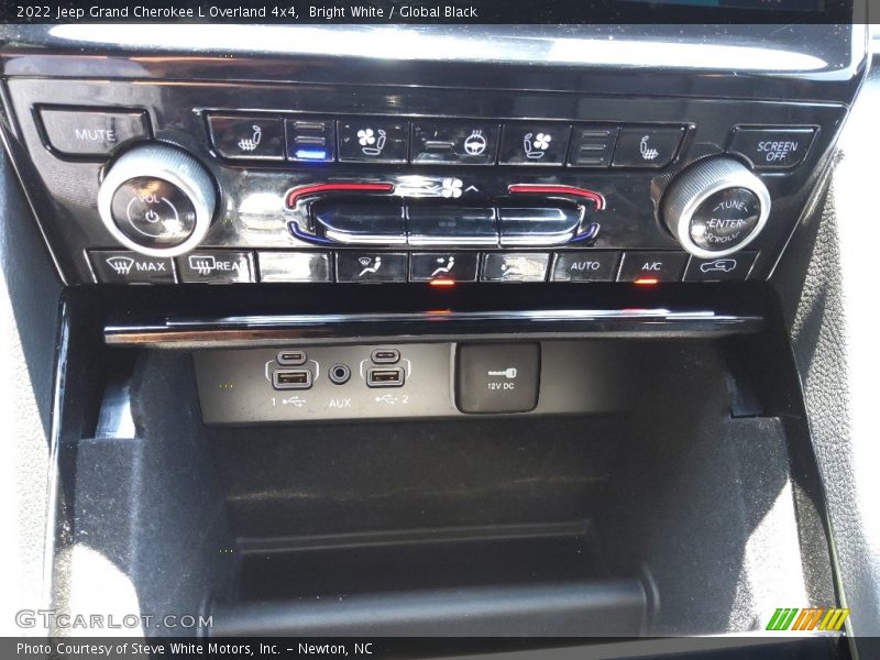 Bright White / Global Black 2022 Jeep Grand Cherokee L Overland 4x4