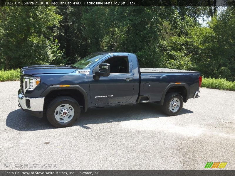 Front 3/4 View of 2022 Sierra 2500HD Regular Cab 4WD