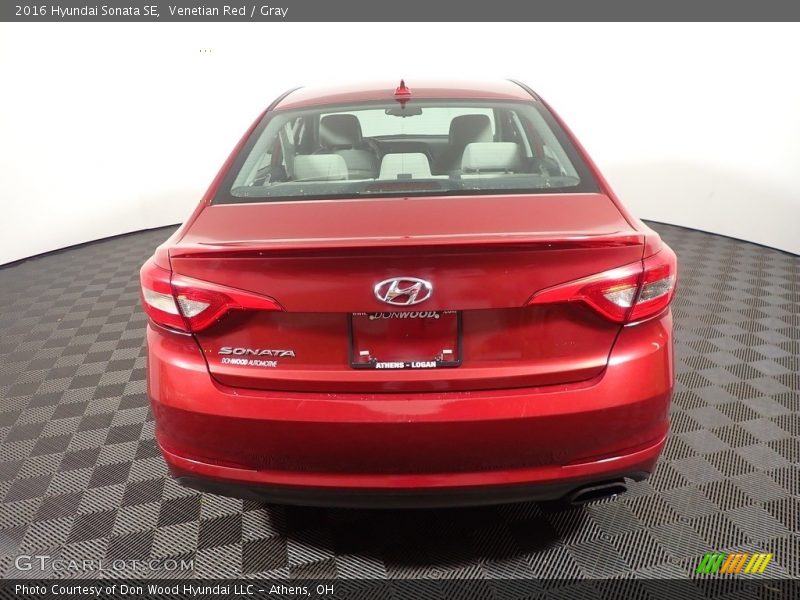 Venetian Red / Gray 2016 Hyundai Sonata SE