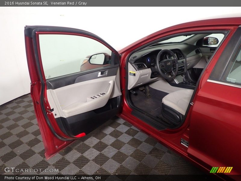 Venetian Red / Gray 2016 Hyundai Sonata SE
