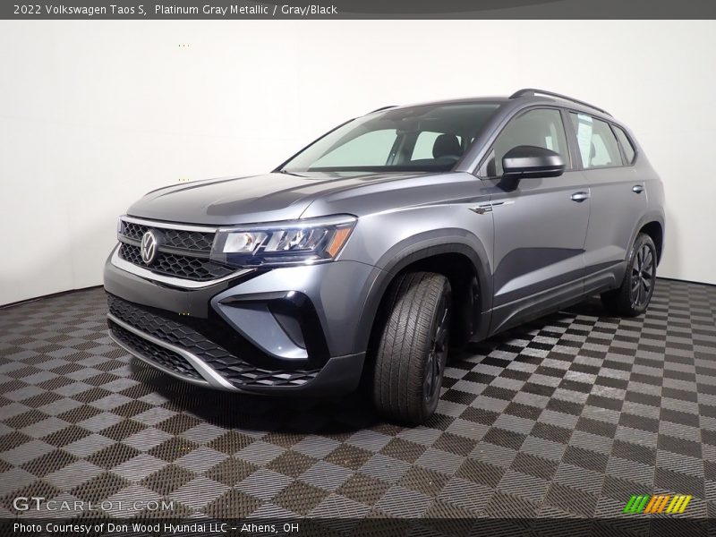 Platinum Gray Metallic / Gray/Black 2022 Volkswagen Taos S